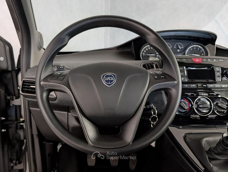 Usata Lancia Ypsilon Silver 94 CV (69 kW) 2023 Gray Utilitaria