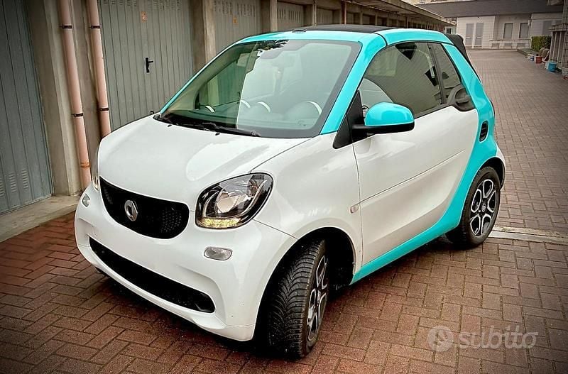 Bianco Usata 2017 Smart ForTwo Cabrio Cabrio | 14.800 € (Buon prezzo) - Immagine 1/4