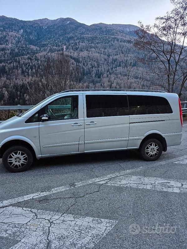 Usata Mercedes Viano 2008 Grigio Monovolume