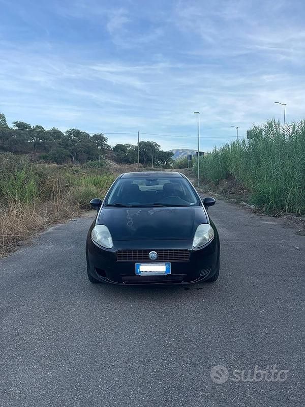 Usata Fiat Grande Punto Active 65 CV (47 kW) 2005 Nero Utilitaria