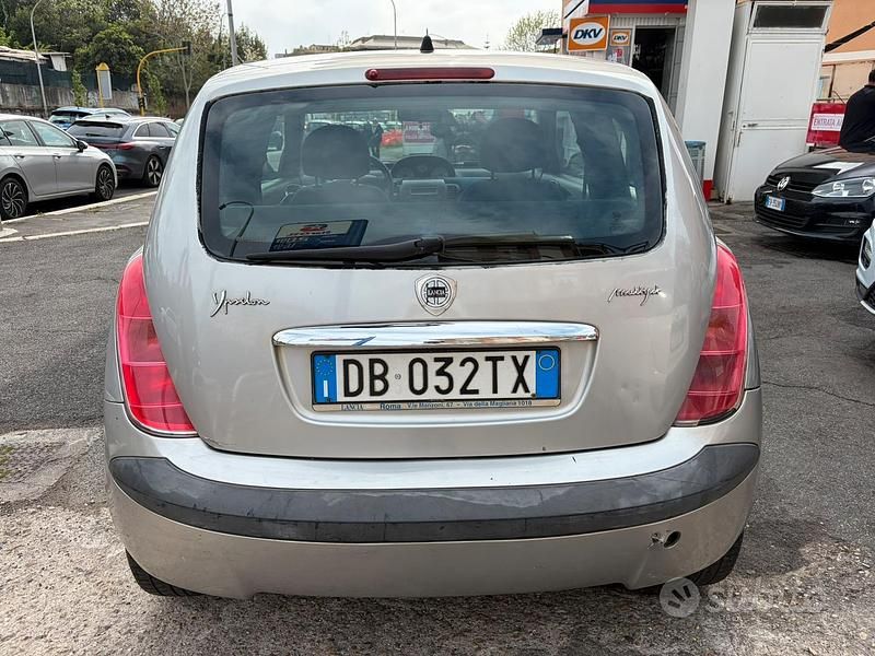 Usata Lancia Ypsilon 70 CV (51 kW) 2006 Grigio Utilitaria