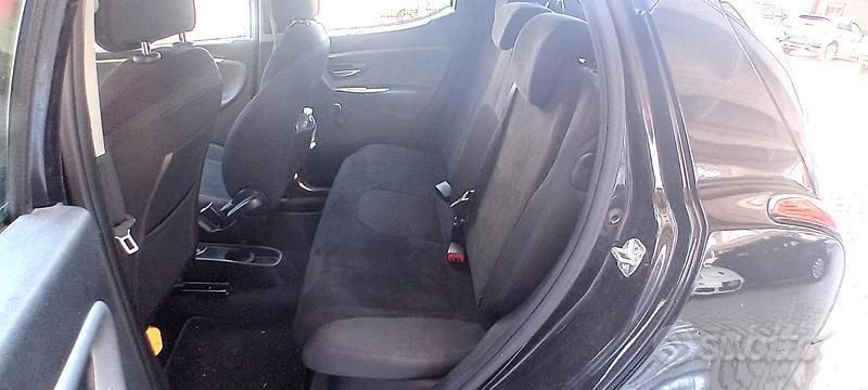 Usata Lancia Ypsilon 60 CV (44 kW) 2013 Nero Utilitaria