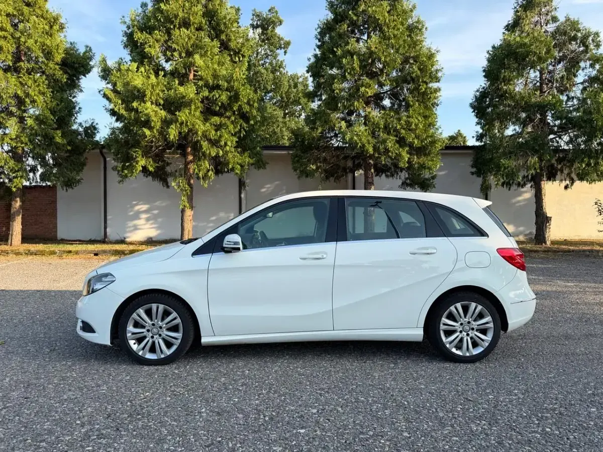Usata Mercedes B180 Executive 109 CV (80 kW) 2013 Bianco Utilitaria