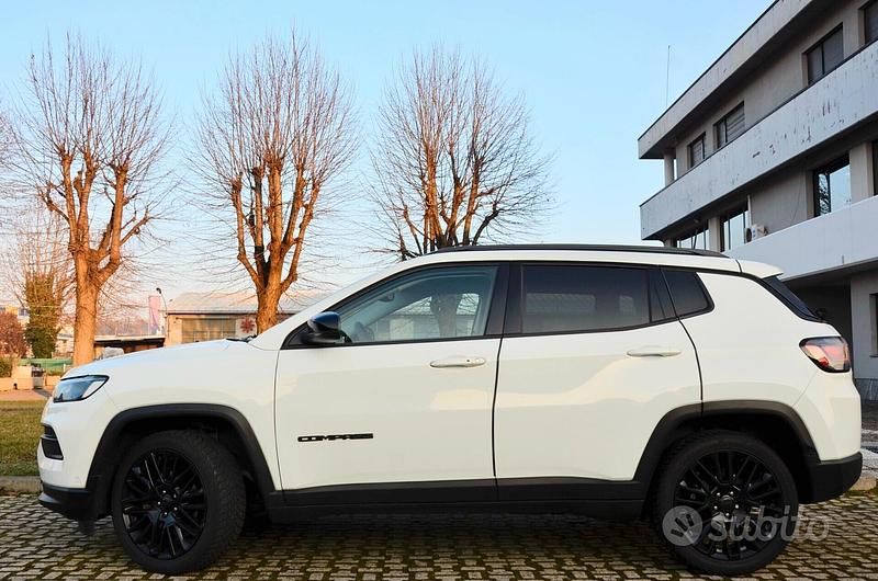 Occasion Jeep Compass Night Eagle 131 ch (96 kW) 2022 Blanc SUV