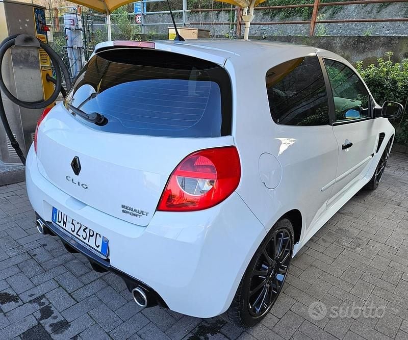 Usata Renault Clio R.S. R.S. 203 CV (149 kW) 2009 Bianco Utilitaria