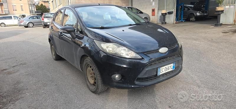 Usata Ford Fiesta Titanium 68 CV (50 kW) 2010 Nero Utilitaria
