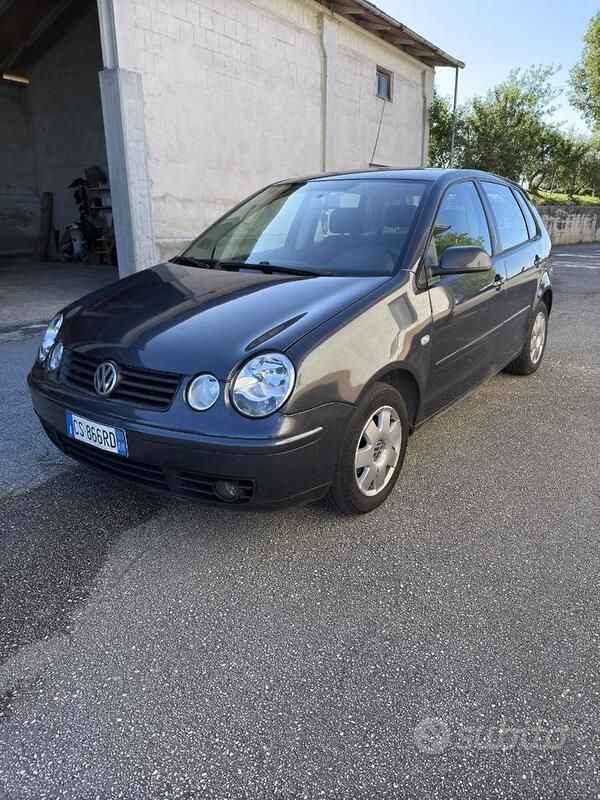Usata VW Polo 75 CV (55 kW) 2005 Grigio Utilitaria