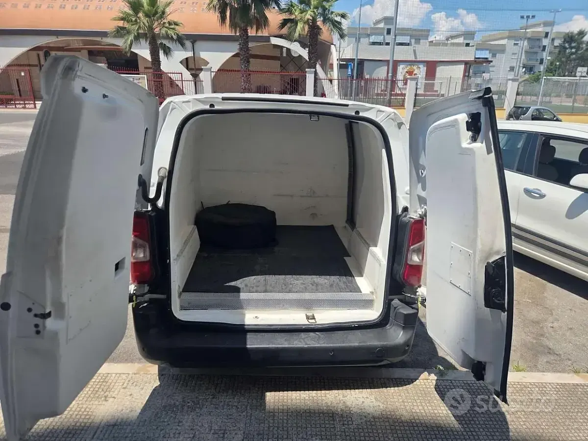 Usata Opel Combo 102 CV (75 kW) 2019 Bianco Monovolume