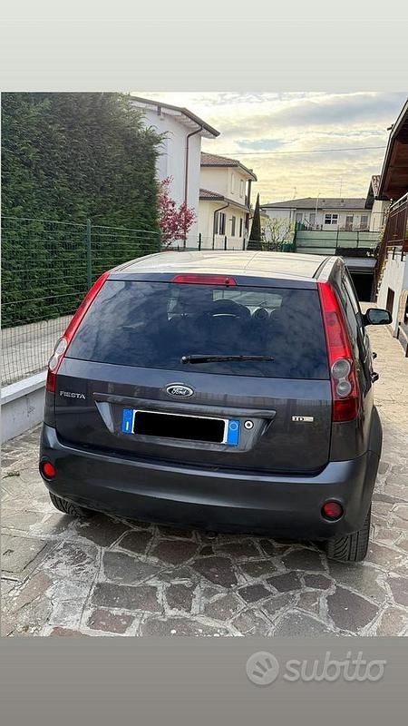 Usata Ford Fiesta 2008 Blu Utilitaria