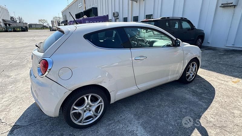Usata Alfa Romeo MiTo Distinctive 90 CV (66 kW) 2009 Bianco Utilitaria