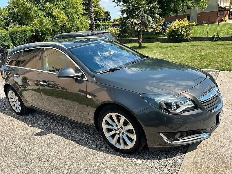 Usata 2015 Opel Insignia Station wagon | 8249 € (Molto cara) - Immagine 1/4