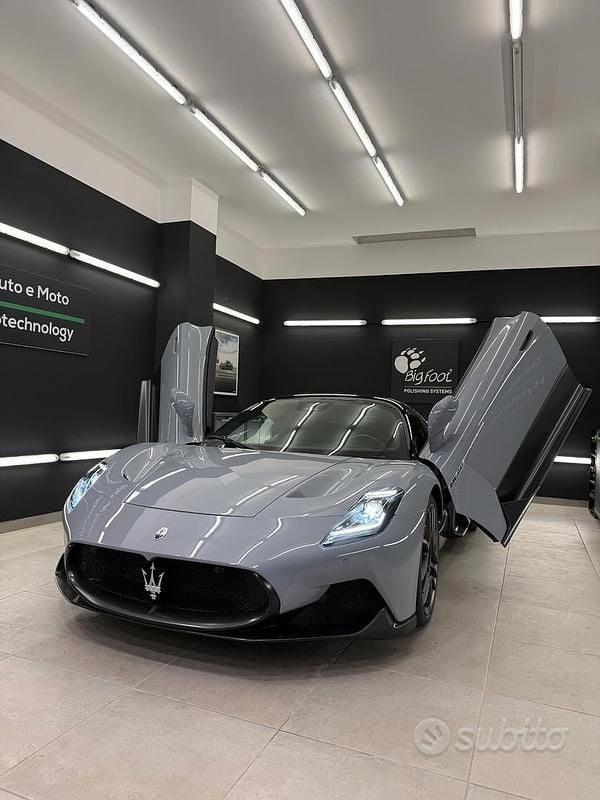 Usata Maserati MC20 630 CV (463 kW) 2023 Grigio Coupé