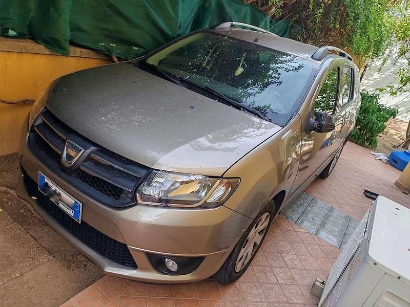 Usata 2015 Dacia Logan MCV Ambiance Station wagon | 4000 € (Buon prezzo) - Immagine 1/3