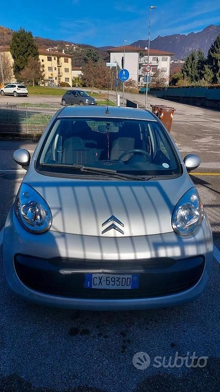 Grigio Usata 2005 Citroën C1 Due volumi | 2500 € (Buon prezzo) - Immagine 1/4