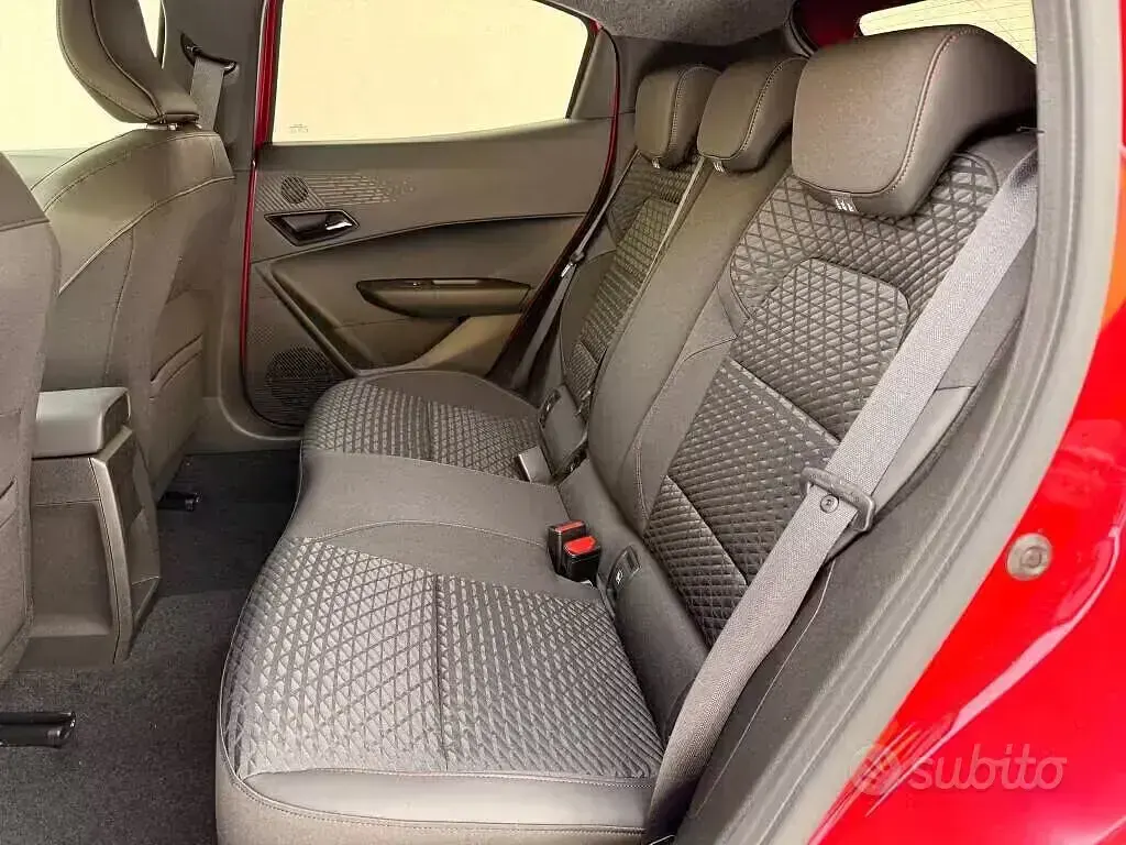Nuova Renault Clio V 101 CV (74 kW) 2026 Rosso Berlina