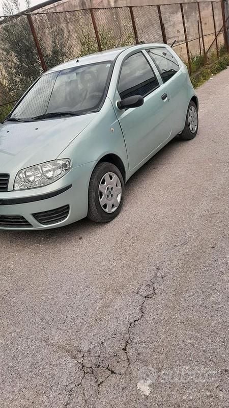 Usata Fiat Punto 2004 Verde Utilitaria