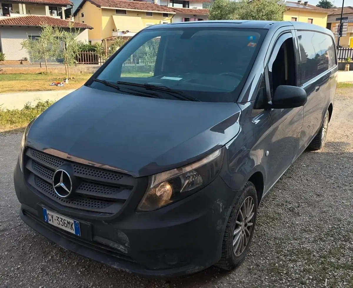 Usata Mercedes Vito 136 CV (100 kW) 2017 Grigio Furgone