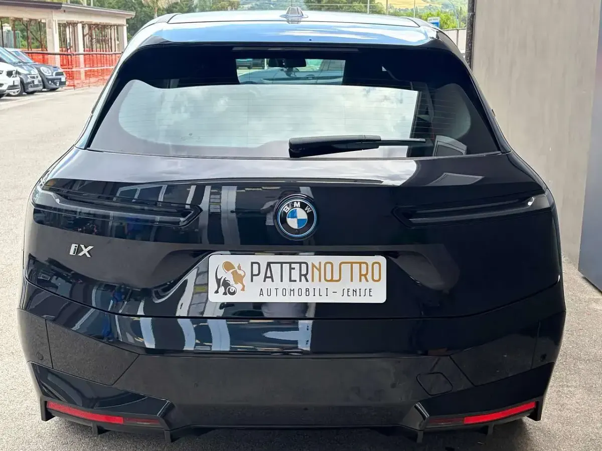 Usata BMW iX 102 kW (139 CV) 2023 Nero SUV