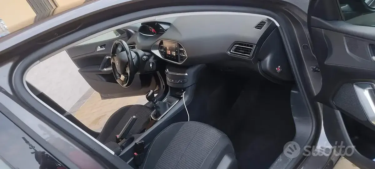 Usata Peugeot 308 131 CV (96 kW) 2019 Berlina