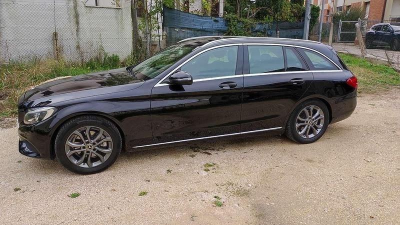 Usata Mercedes C220 Business 170 CV (125 kW) 2018 Nero Station wagon