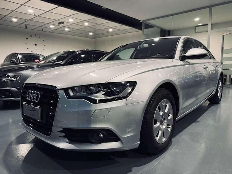 Argento Usata 2011 Audi A6 Advanced Tre volumi | 8900 € (Buon prezzo) - Immagine 1/4