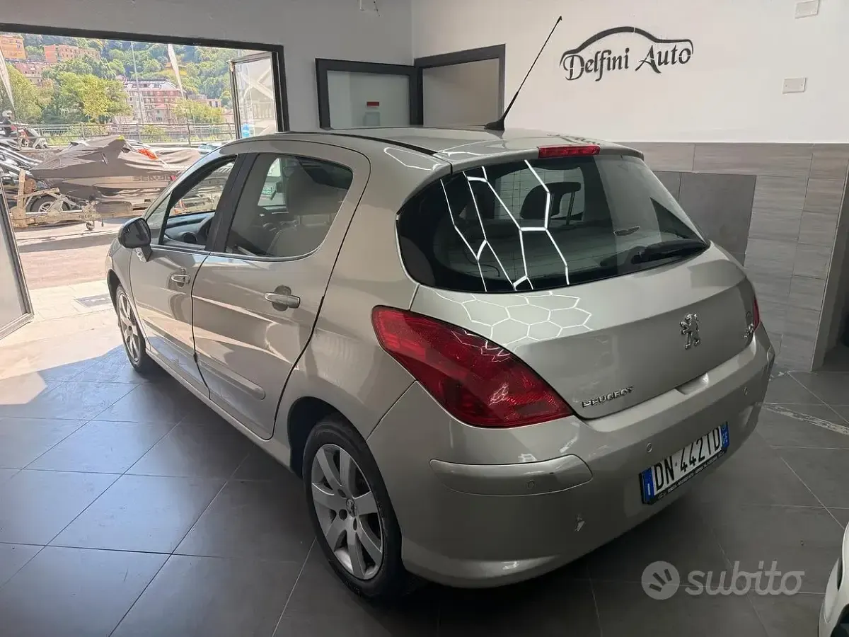 Usata Peugeot 308 109 CV (80 kW) 2008 Grigio Berlina
