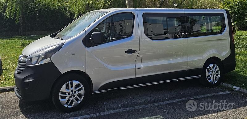 Usata Opel Vivaro 125 CV (91 kW) 2017 Grigio Monovolume