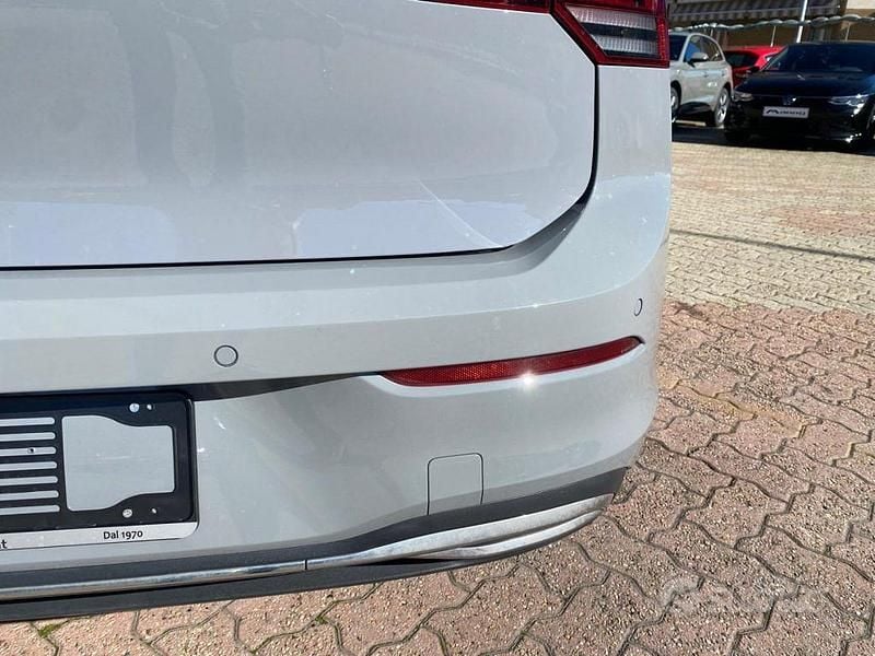 Usata VW Golf VIII Active 110 CV (80 kW) 2022 Grigio Berlina