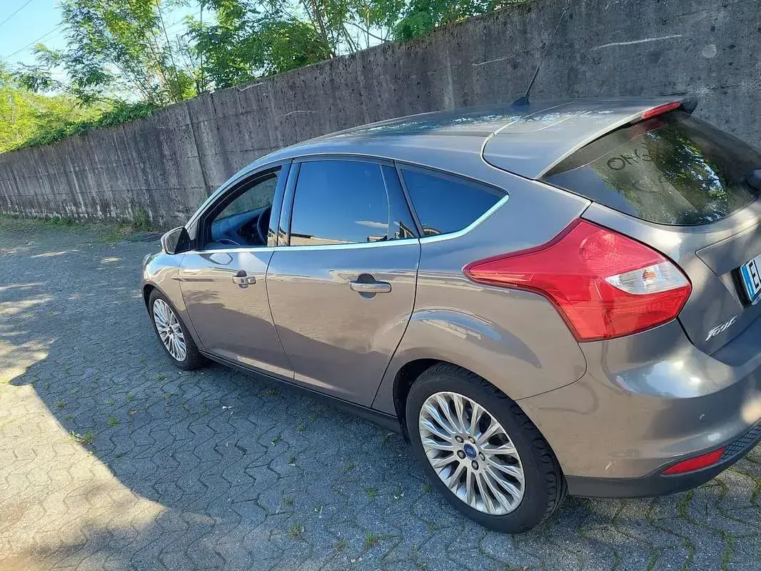 Usata Ford Focus S 125 CV (91 kW) 2012 Grigio Berlina
