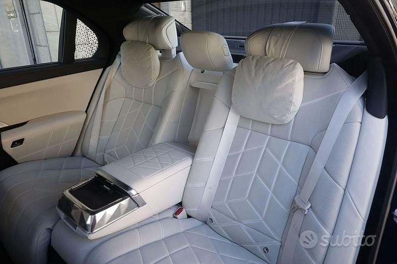 Usata BMW i7 135 kW (184 CV) 2023 Blu scuro Berlina