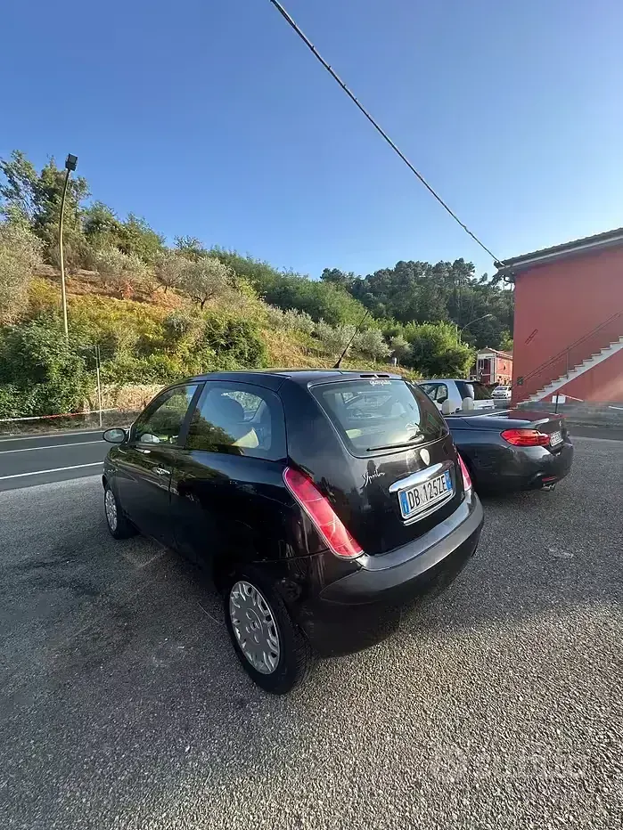 Usata Lancia Ypsilon 60 CV (44 kW) 2006 Nero Utilitaria