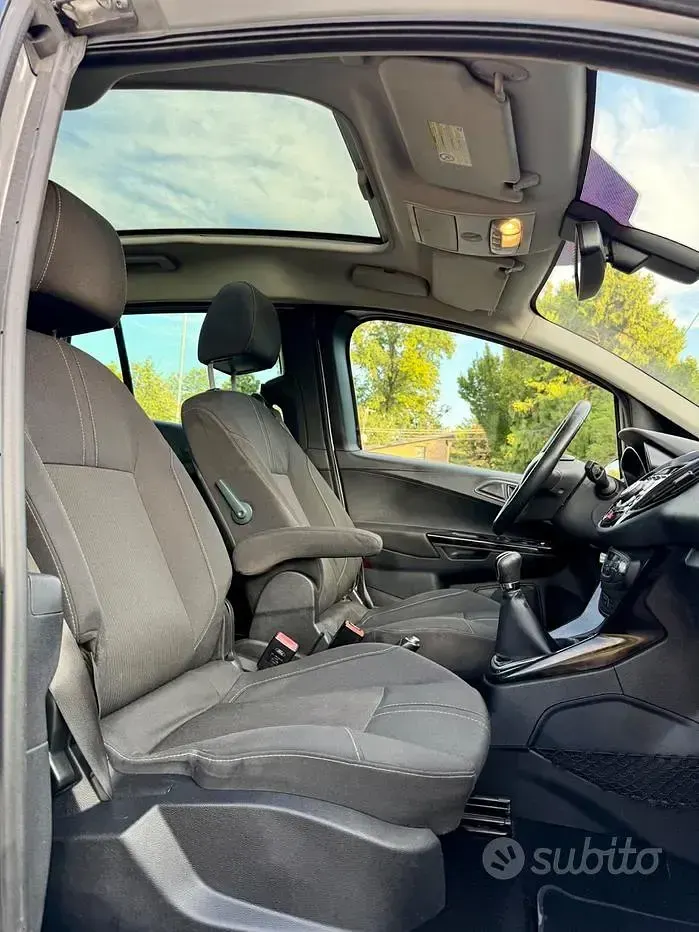 Usata Ford B-MAX 95 CV (69 kW) 2012 Grigio Monovolume