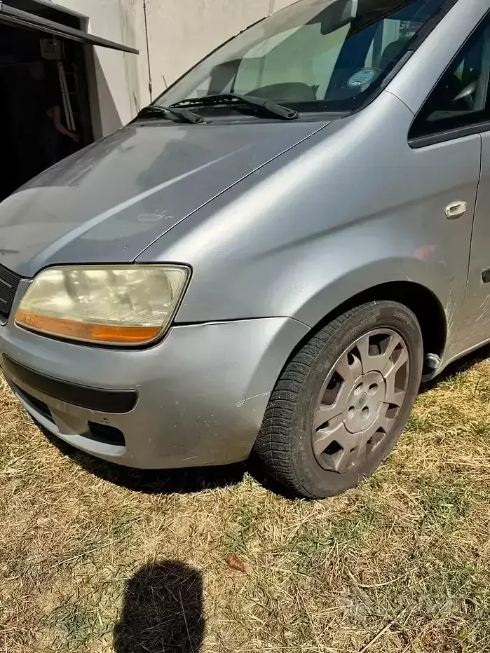 Usata Fiat Idea 95 CV (69 kW) 2004 Grigio Monovolume