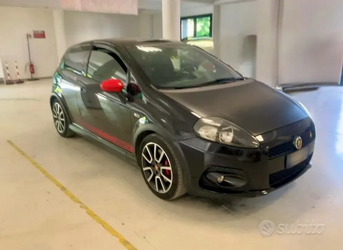 Usata Abarth Grande Punto 155 CV (114 kW) 2010 Nero Utilitaria