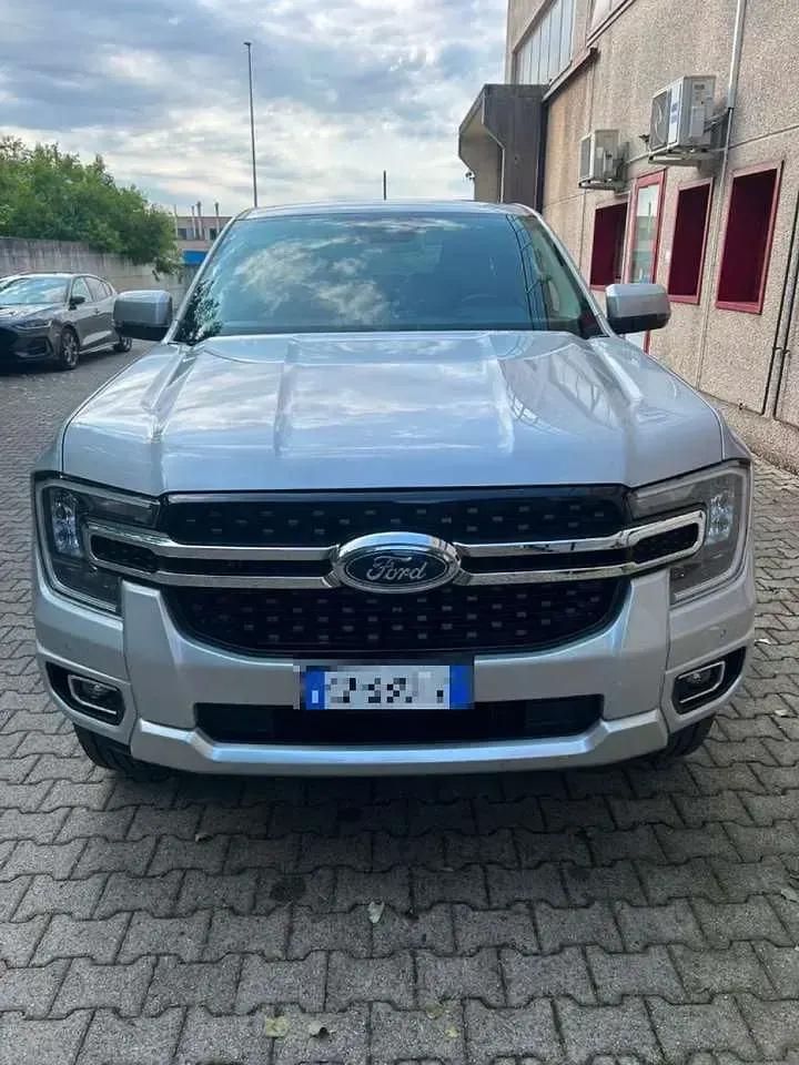Usata Ford Ranger Limited 205 CV (150 kW) 2023 Argento Pick-up