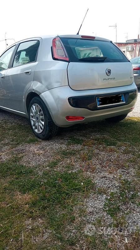 Usata Fiat Grande Punto 75 CV (55 kW) 2010 Grigio Utilitaria