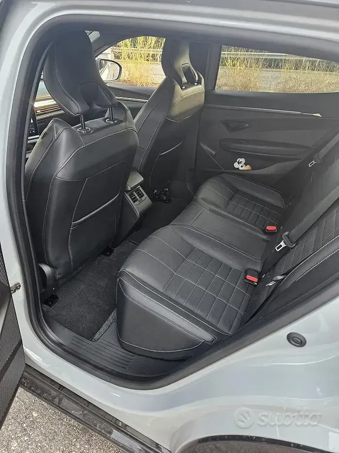 Usata Renault Megane E-Tech Iconic 161 kW (220 CV) 2022 Grigio SUV