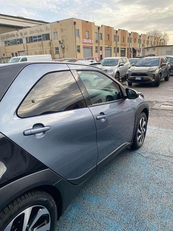 Nuova Toyota Aygo X Trend 72 CV (52 kW) 2025 Persian salt & black SUV
