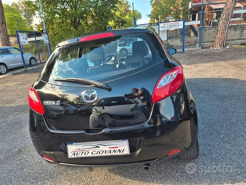 Usata Mazda 2 75 CV (55 kW) 2011 Nero Utilitaria