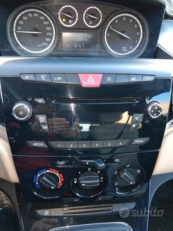 Usata Lancia Ypsilon 80 CV (58 kW) 2012 Utilitaria