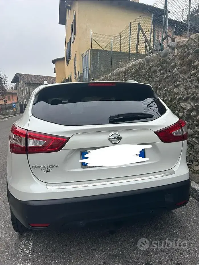 Usata Nissan Qashqai 131 CV (96 kW) 2017 Bianco SUV