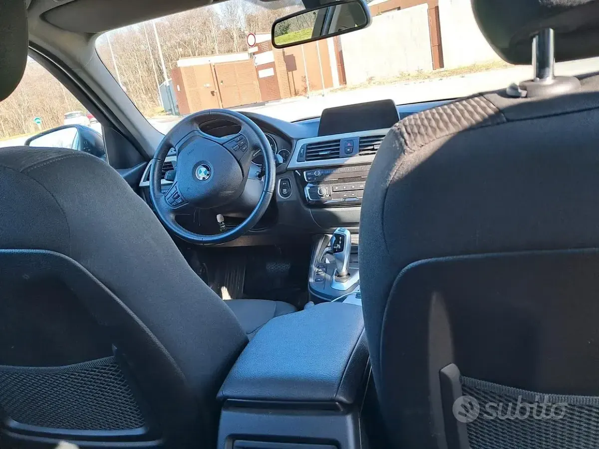 Usata BMW 318 136 CV (100 kW) 2019 Nero Station wagon