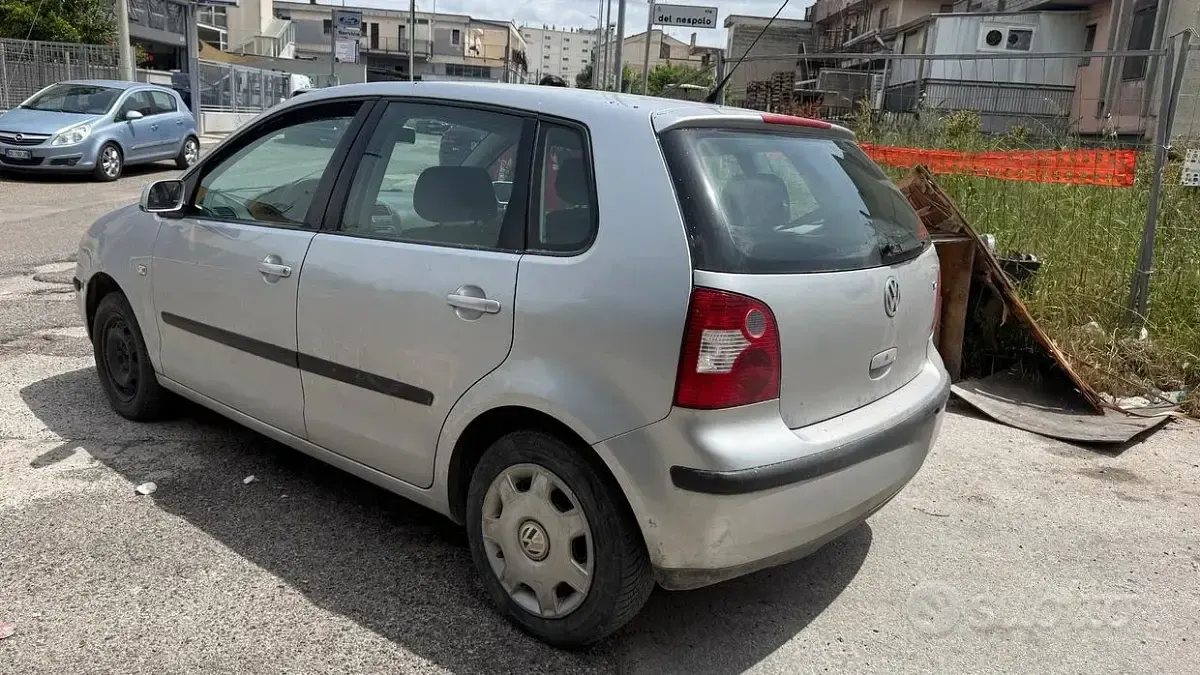 Usata VW Polo Trendline 75 CV (55 kW) 2002 Grigio Berlina