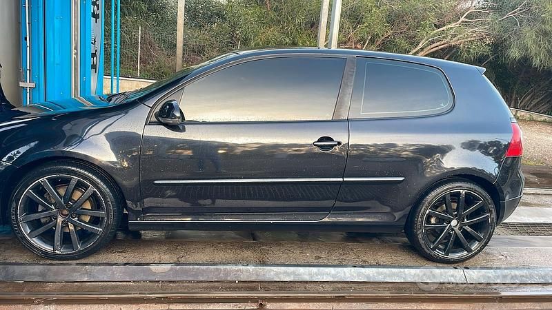 Usata VW Golf IV 140 CV (102 kW) 2005 Nero Berlina
