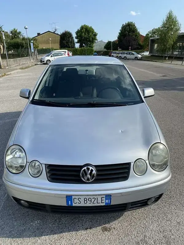 Usata VW Polo 75 CV (55 kW) 2005 Grigio Utilitaria