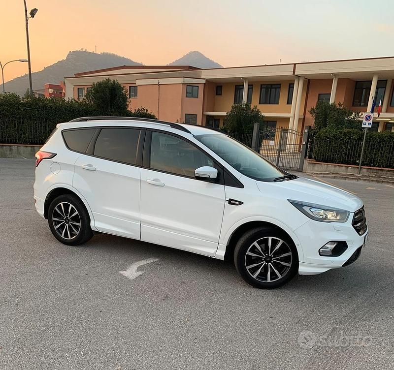 Usata Ford Kuga ST-Line 120 CV (88 kW) 2018 Bianco SUV