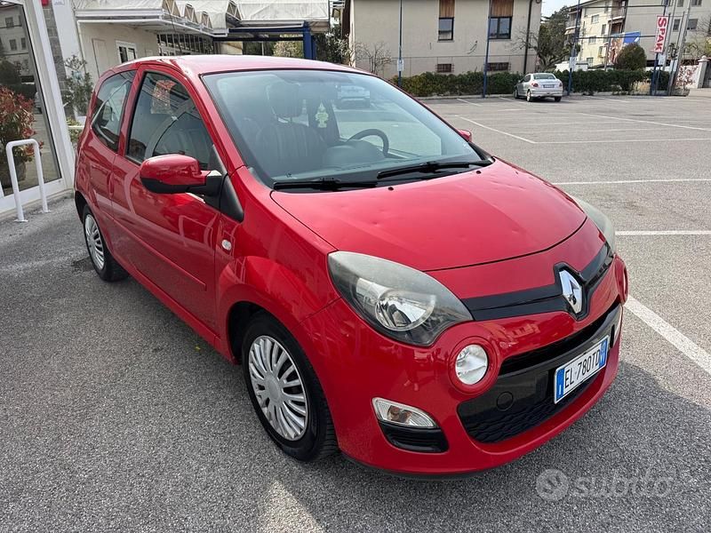 Usata Renault Twingo 75 CV (55 kW) 2012 Rosso Utilitaria