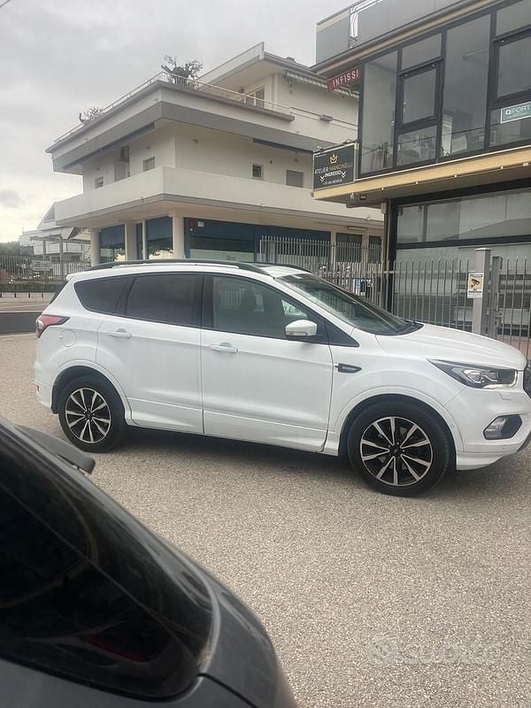 Usata Ford Kuga ST 120 CV (88 kW) 2018 Bianco SUV