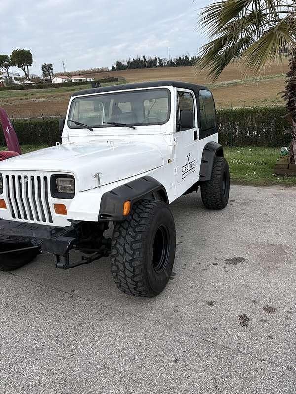 Usata Jeep Wrangler 103 CV (75 kW) 1989 SUV