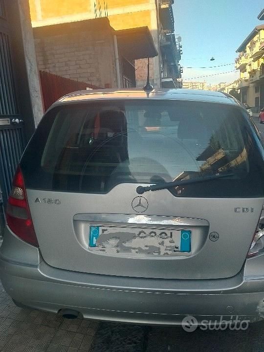 Usata Mercedes A180 109 CV (80 kW) 2004 Grigio Berlina